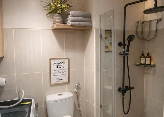 1 Bedroom Fully Furnished Shell Across Moa
